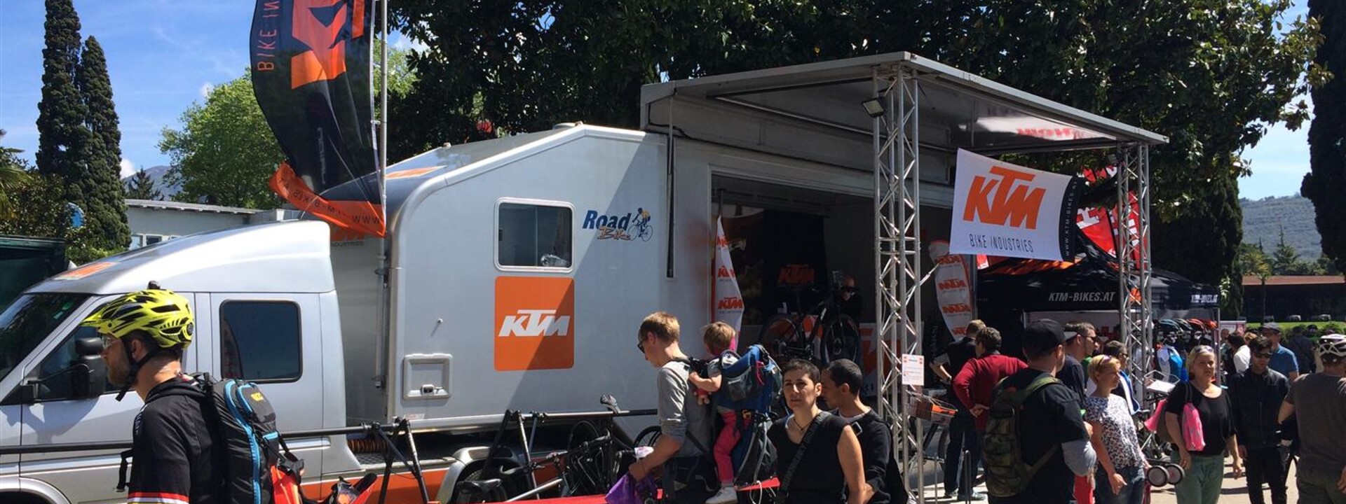 1-KTM_Bikes-Truck-PROMOSTAR.JPG