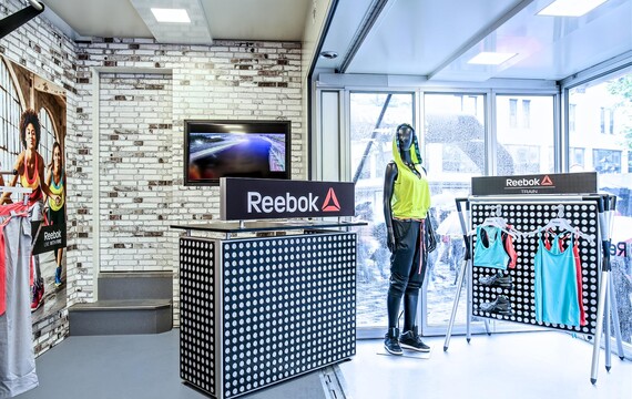 1_Reebok-Truck.jpg