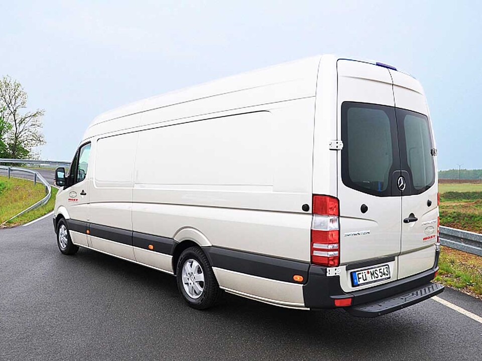 Mercedes-Sprinter-lang-hoch.jpg