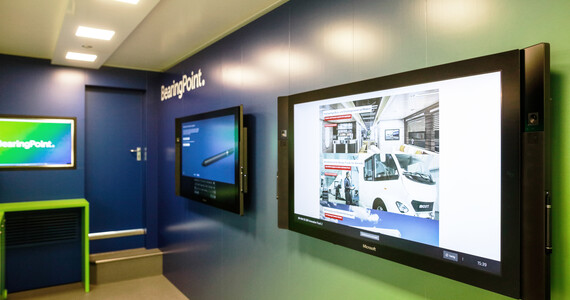 BearingPoint Promotiontruck Touchscreens