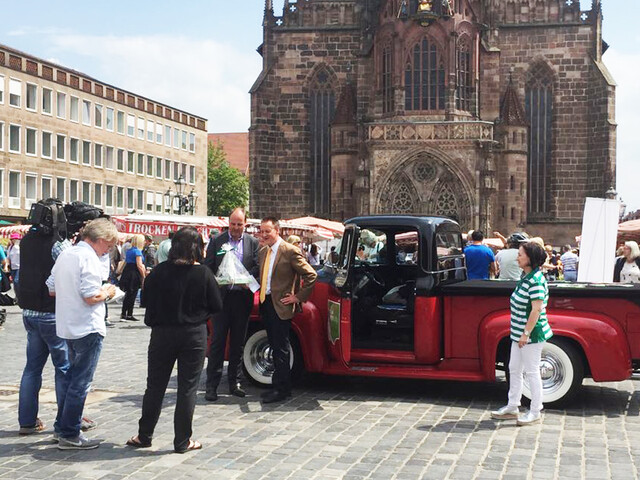 [Translate to English:] Kirschweihzug 2018 Fürth, Oberbürgermeister Besuch.